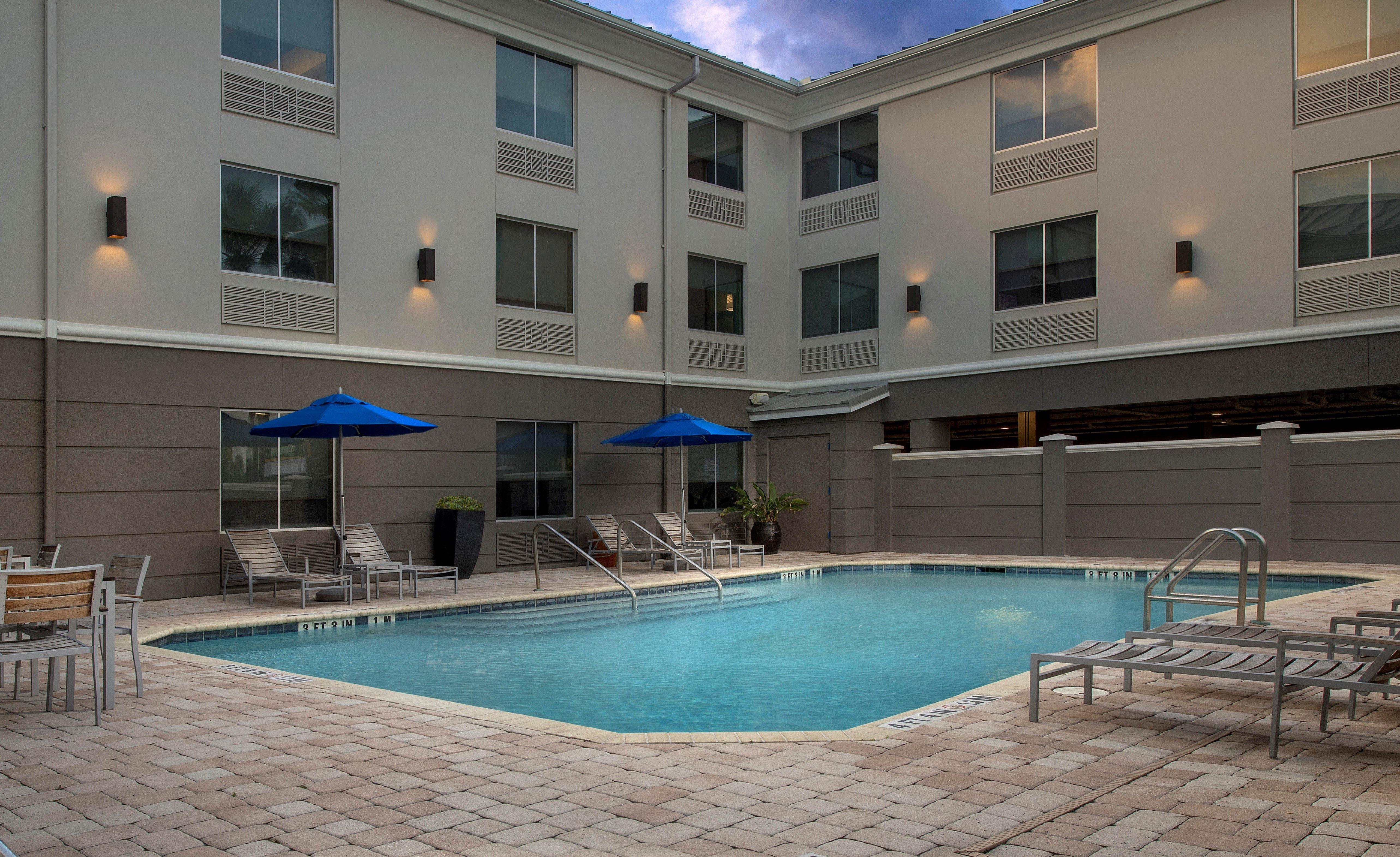 Holiday Inn Express Jacksonville Beach By Ihg Exteriör bild