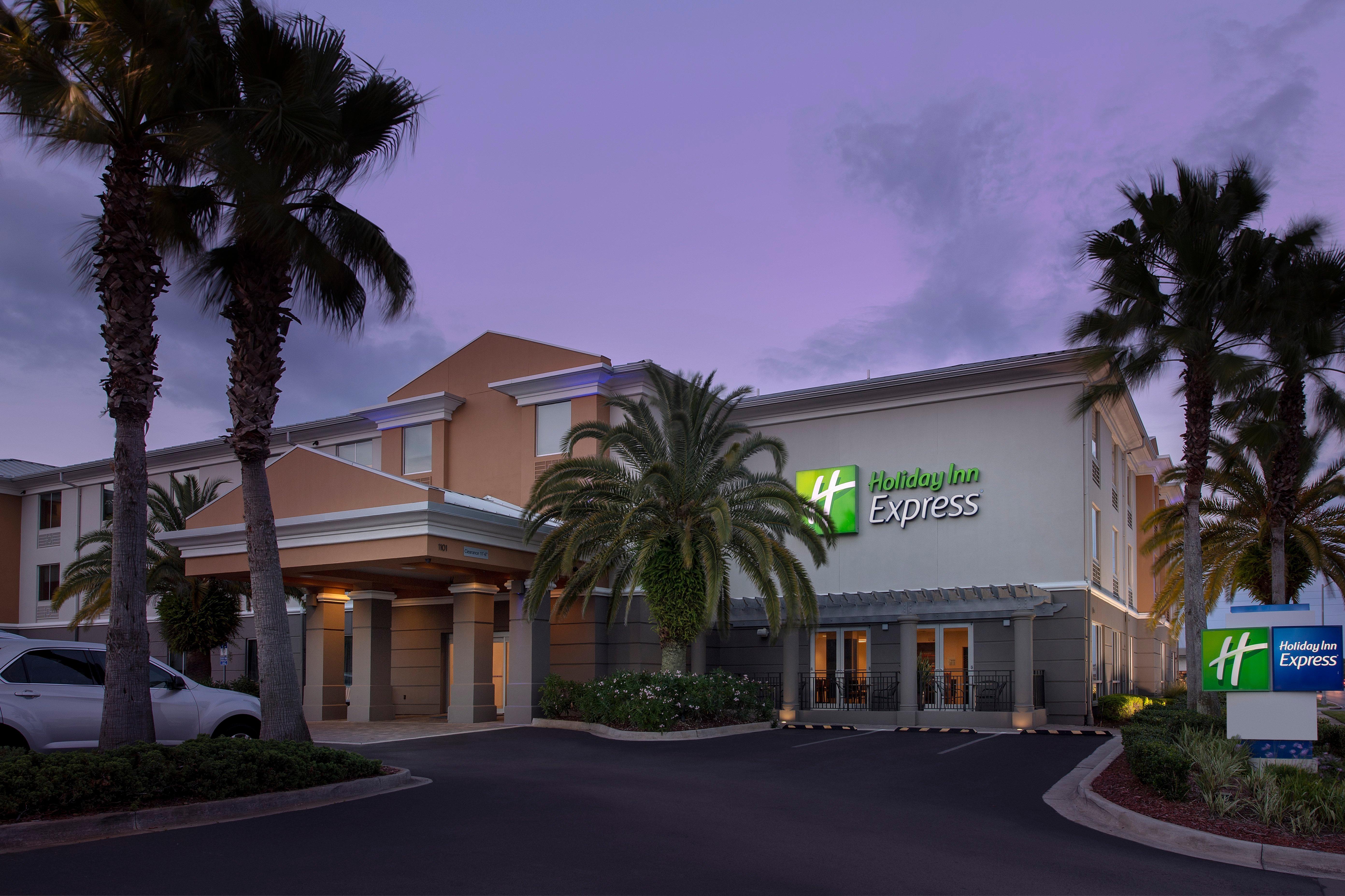 Holiday Inn Express Jacksonville Beach By Ihg Exteriör bild